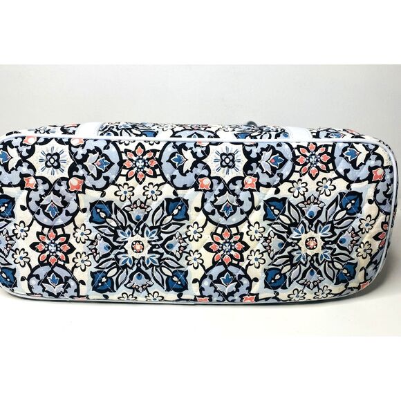Vera Bradley Trimmed Quilted Lightweight Tote Lisbon Medallion Design (Stains) - Picture 4 of 10